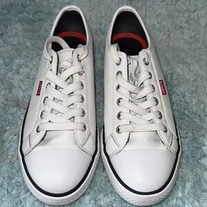 Women’s white Levi’s sneakers size 7